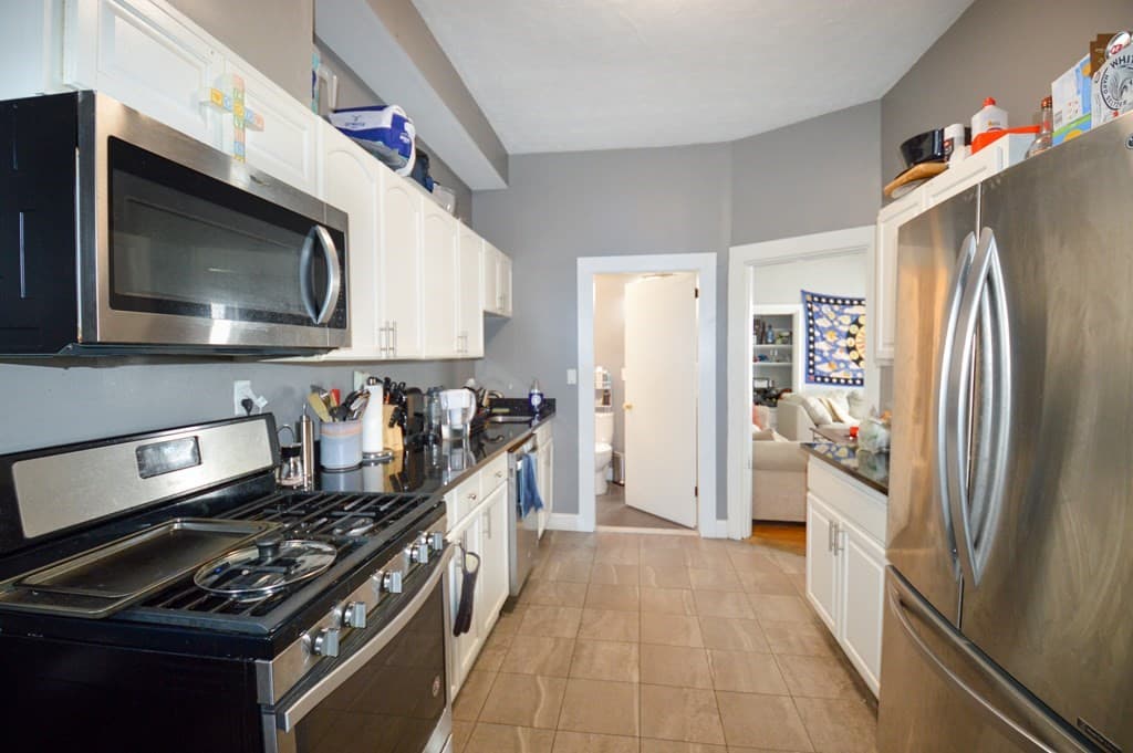85 Surrey St #1 photo 3