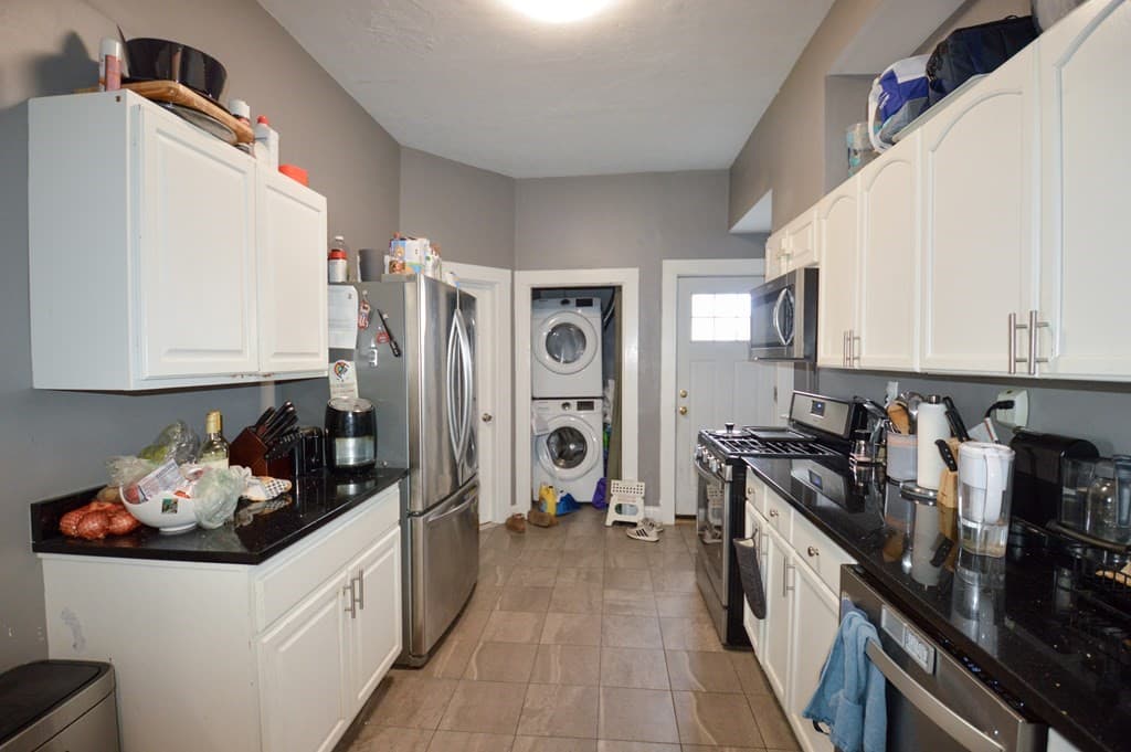 85 Surrey St #1 photo 4