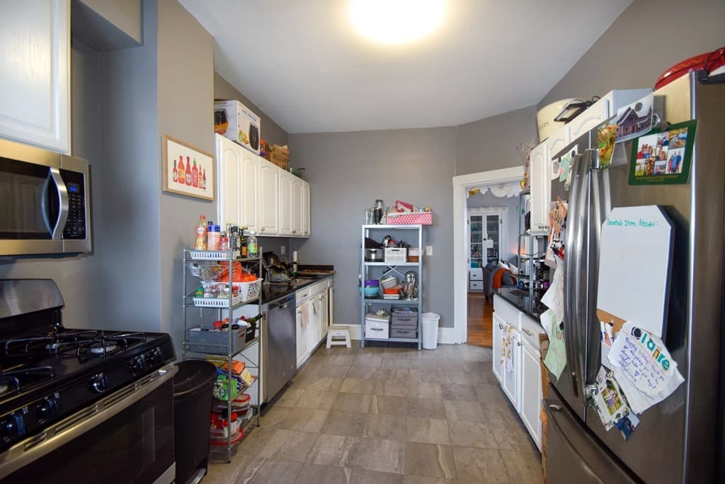 85 Surrey St #2 photo 3