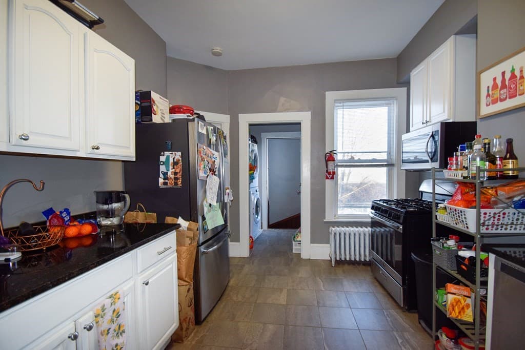 85 Surrey St #2 photo 4