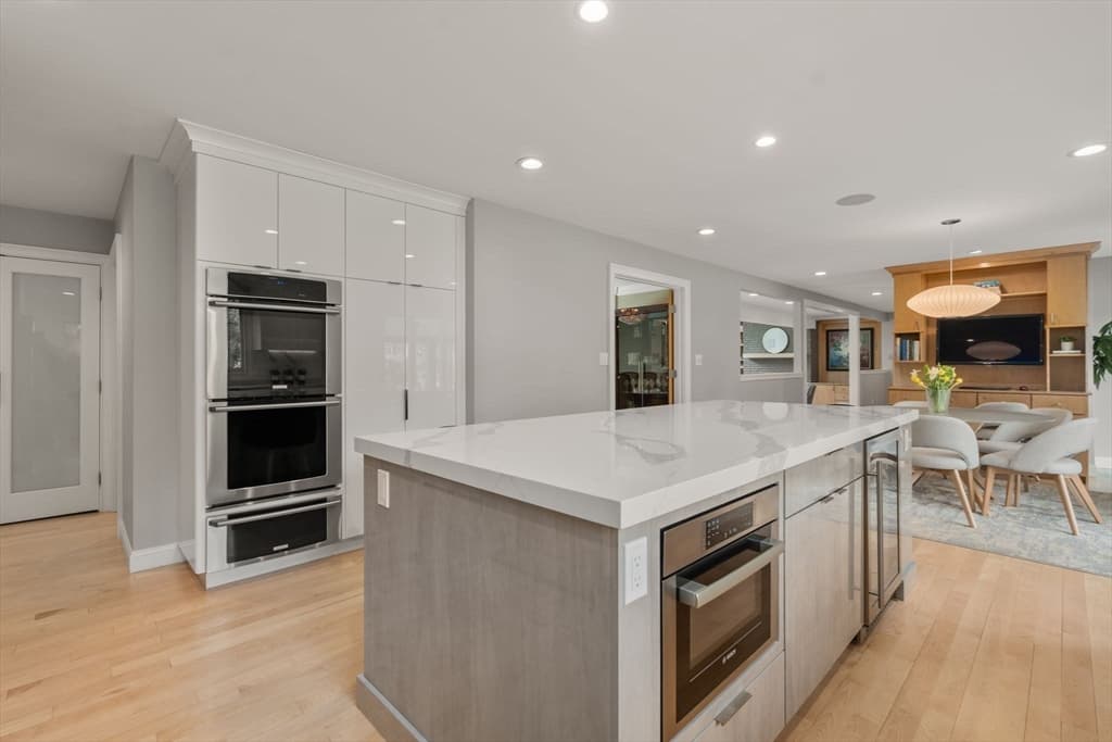 10 Hickory Dr photo 5
