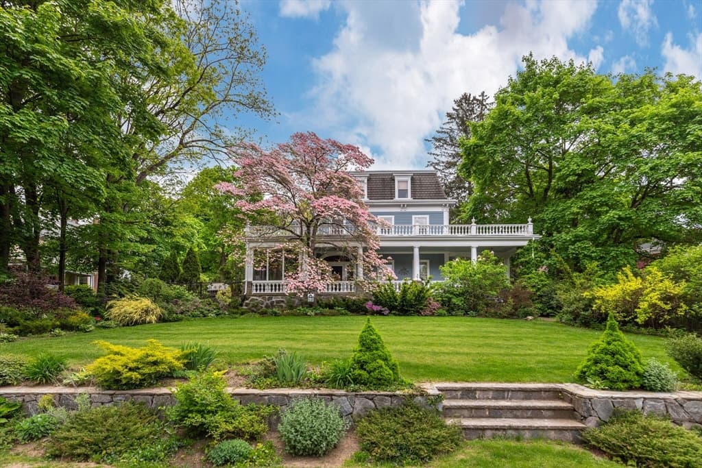 7 Stevens Street