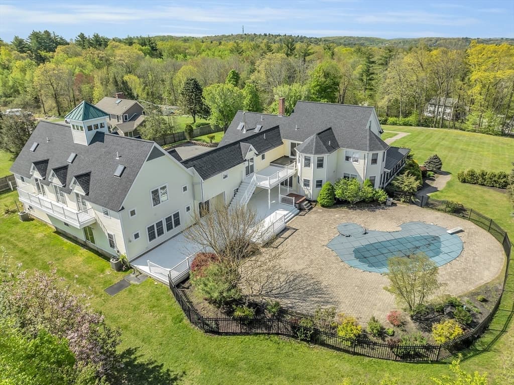147 Corliss Hill Rd