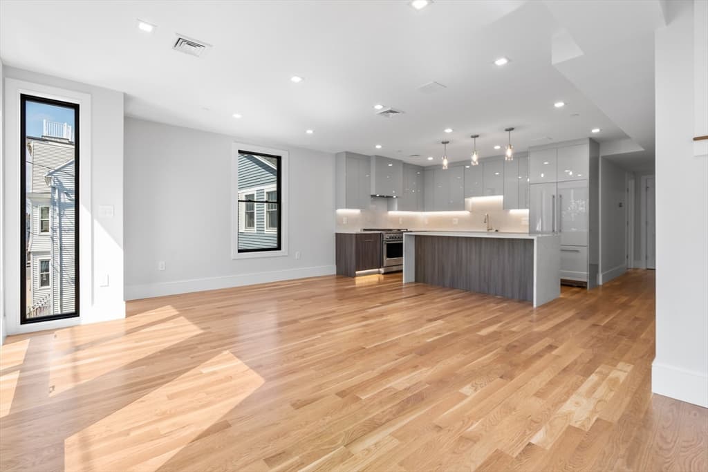 8 Mercer Street #2 photo 3