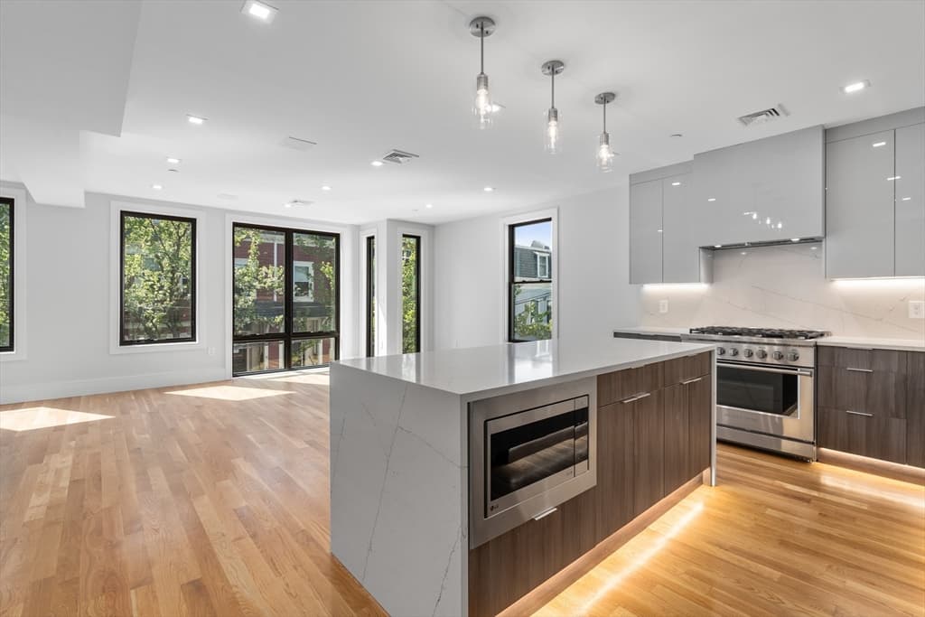 8 Mercer Street #2