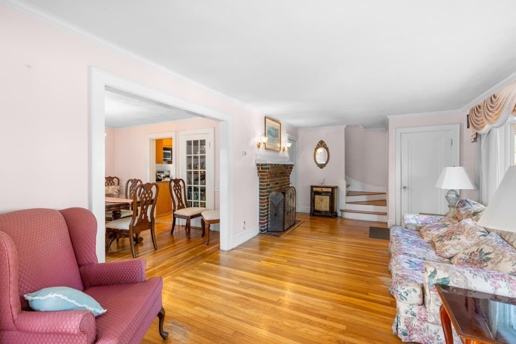 258 Governors Ave photo 4