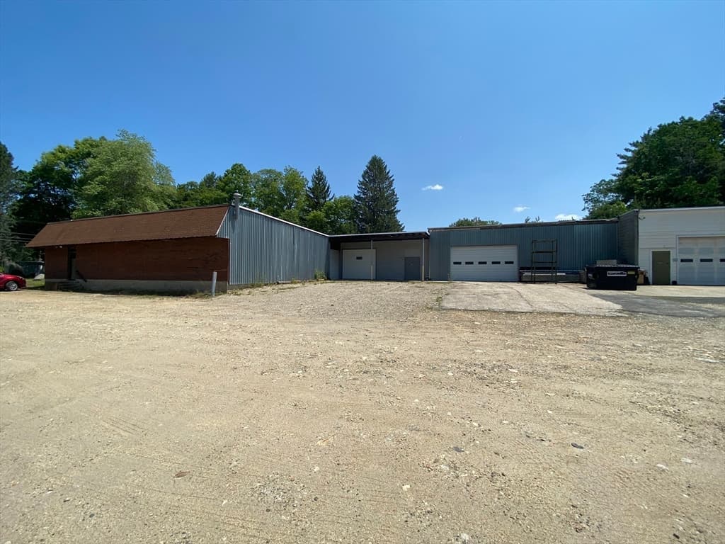 26 Crescent St