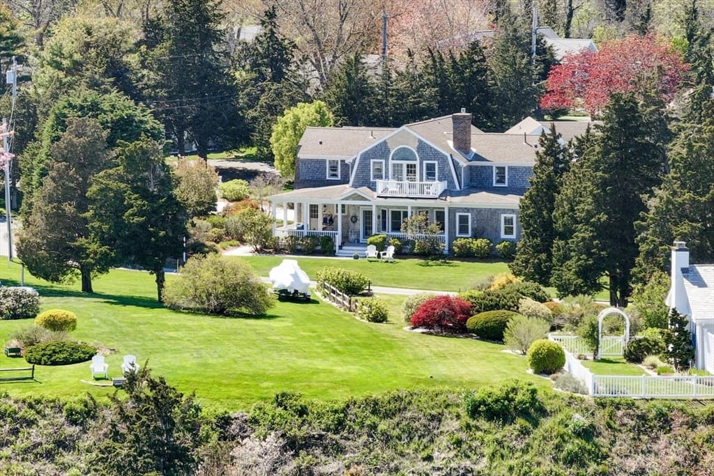 55 Cove Rd photo 2