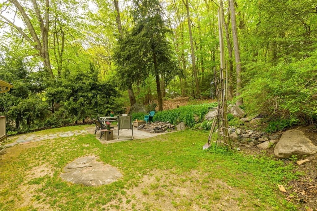 10 Centerwood Dr photo 3