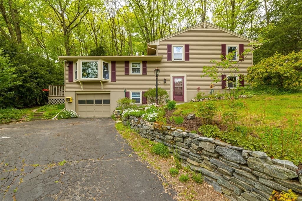 10 Centerwood Dr