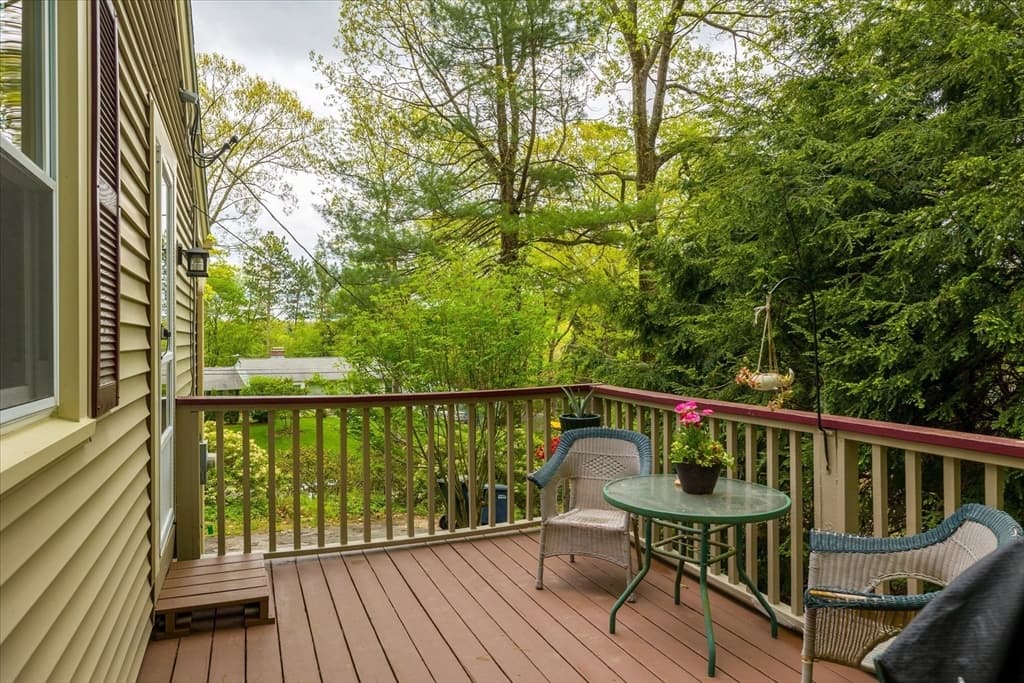 10 Centerwood Dr photo 4