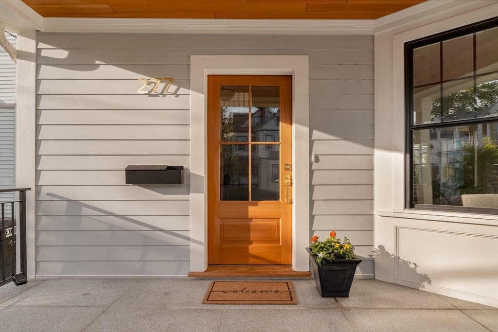 277 Summer St photo 3