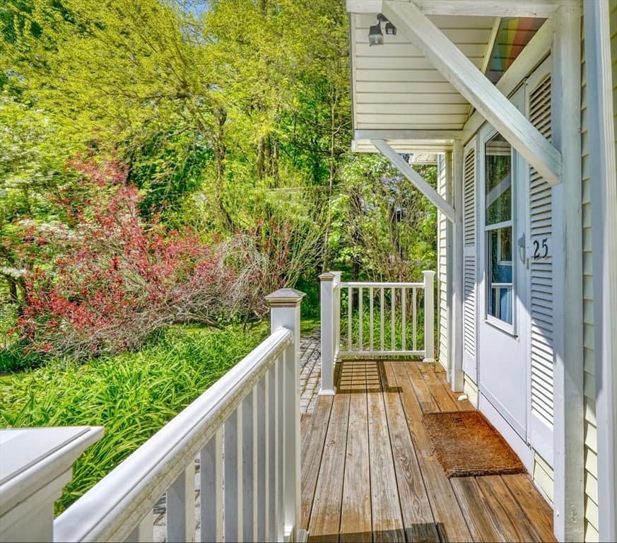 25 Apple Lane photo 3