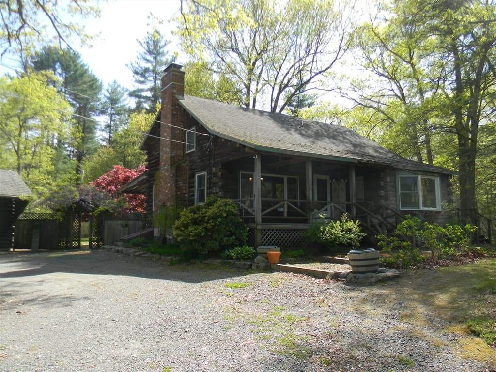 202 Moulton Street photo 5