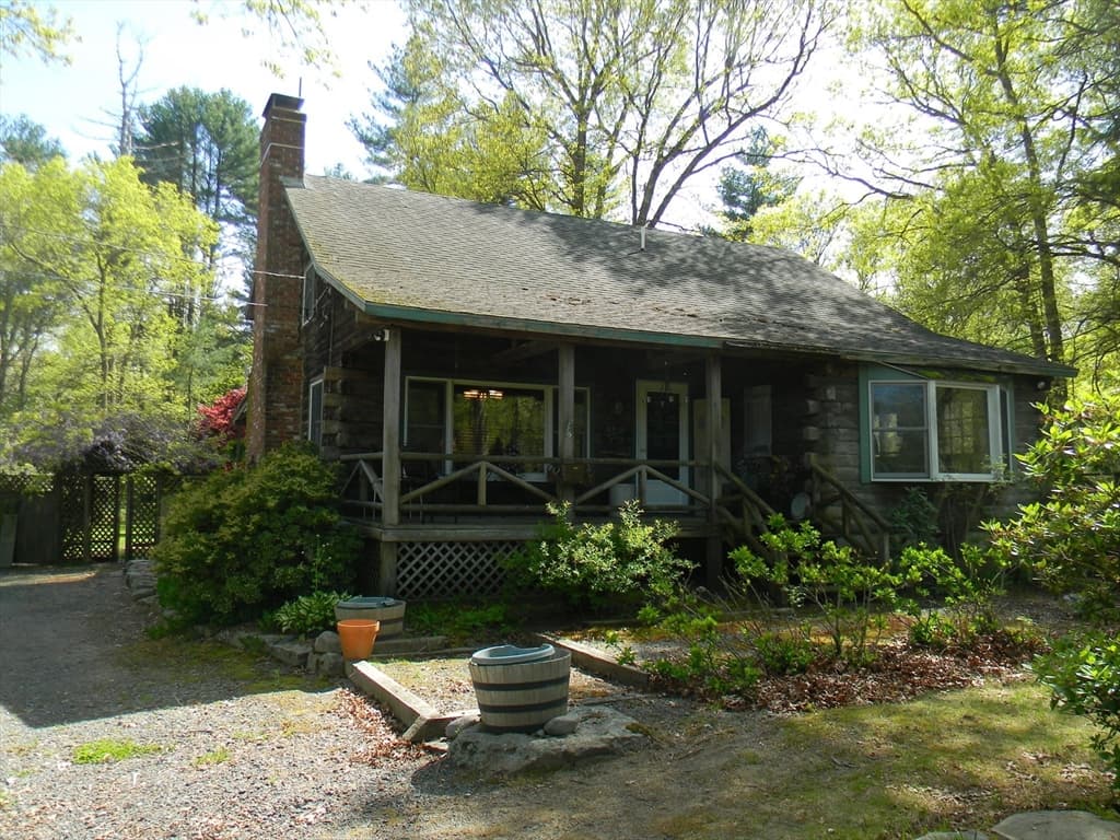 202 Moulton Street photo 4