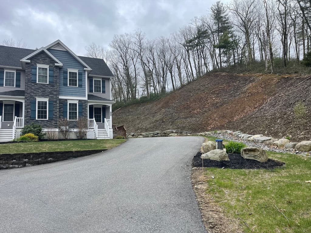 135 Narrows Road #B photo 3