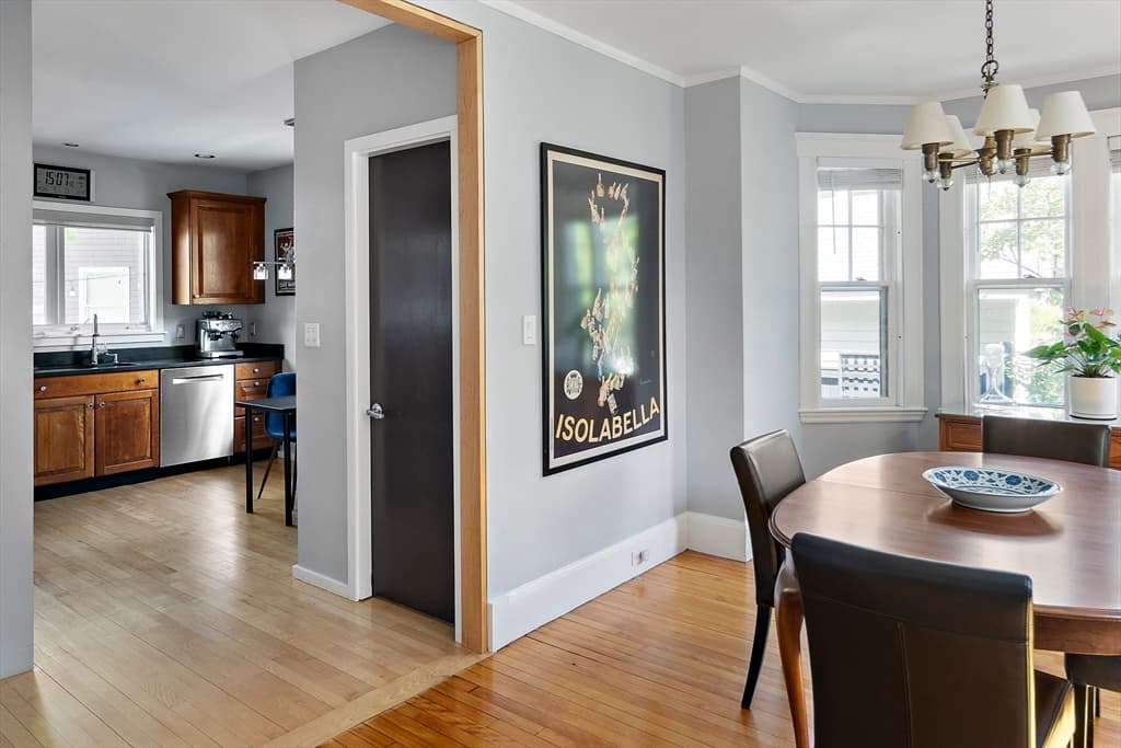 14 Linden Ave photo 5