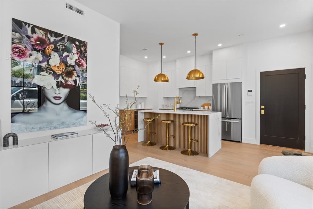 437 Frankfort St #1 photo 5