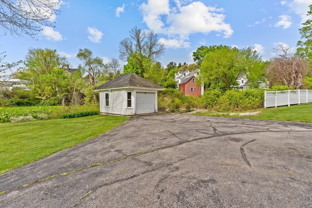 14 Farwell Rd photo 5