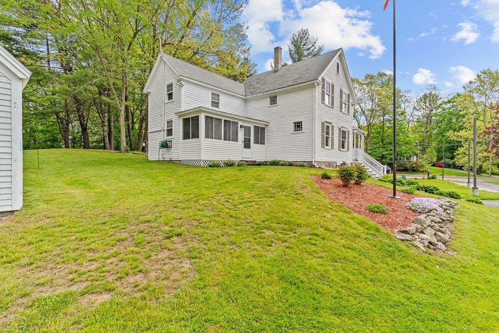 14 Farwell Rd photo 4