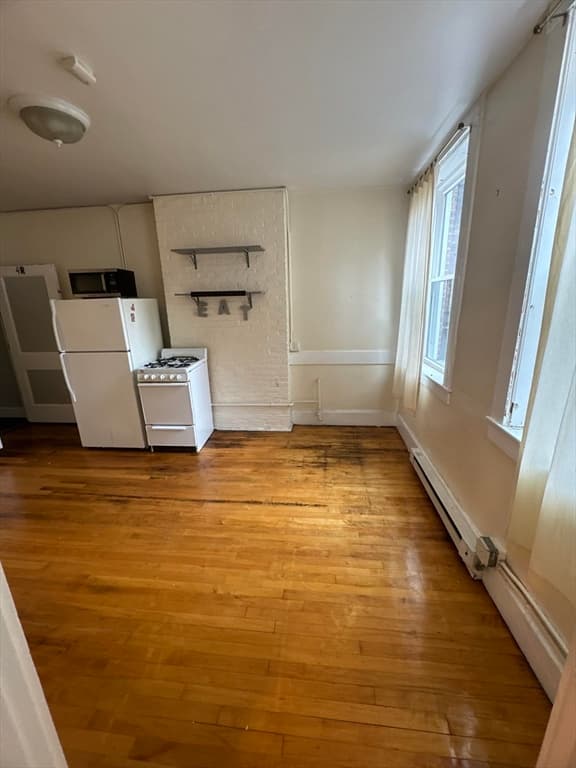 161 Endicott St #4R photo 5