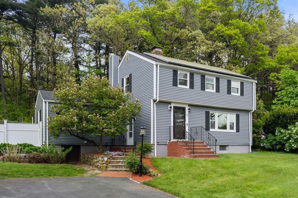7 Corcoran Rd
