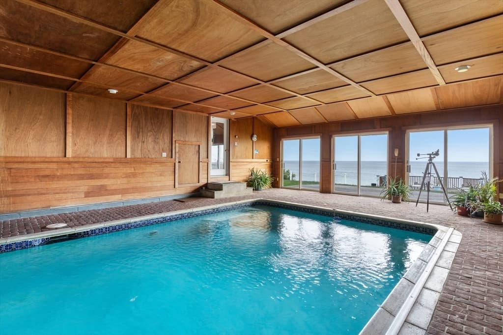 39 Shoreline Way photo 3