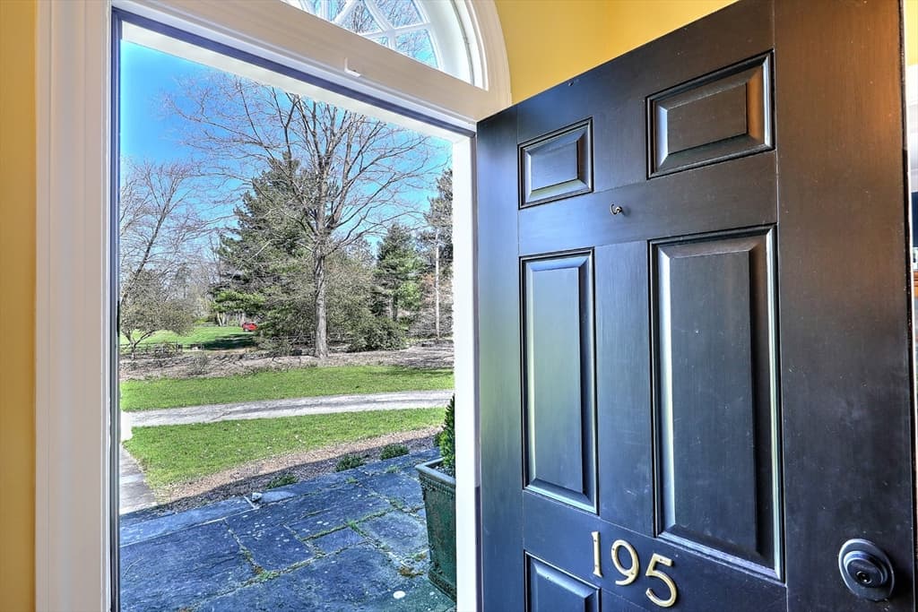 195 Jacob St photo 2