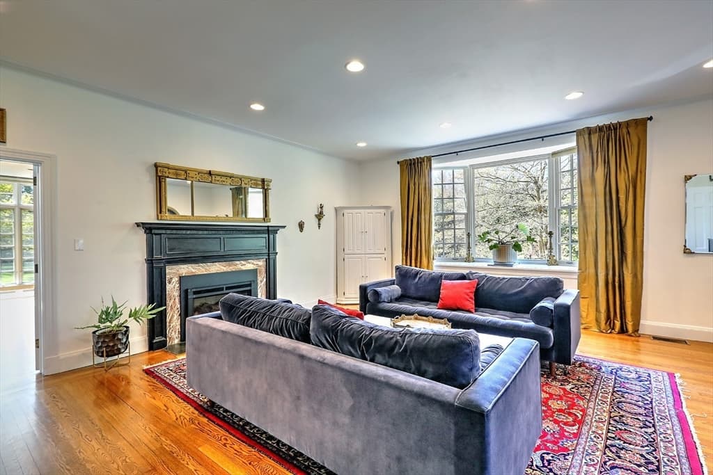 195 Jacob St photo 4