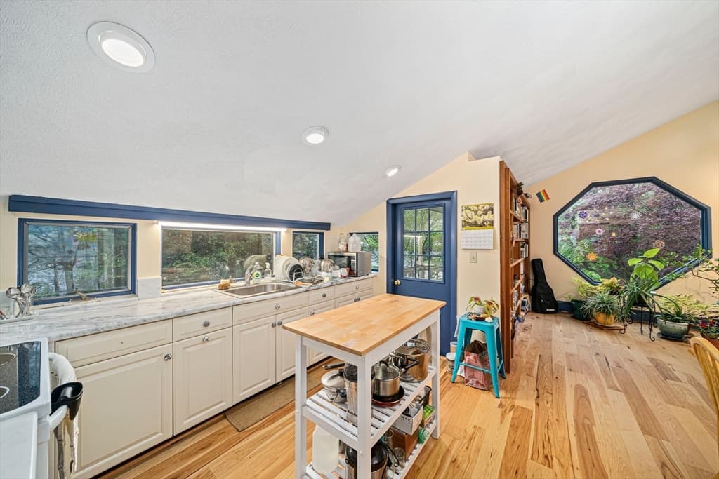 8 Sabrina Road photo 5