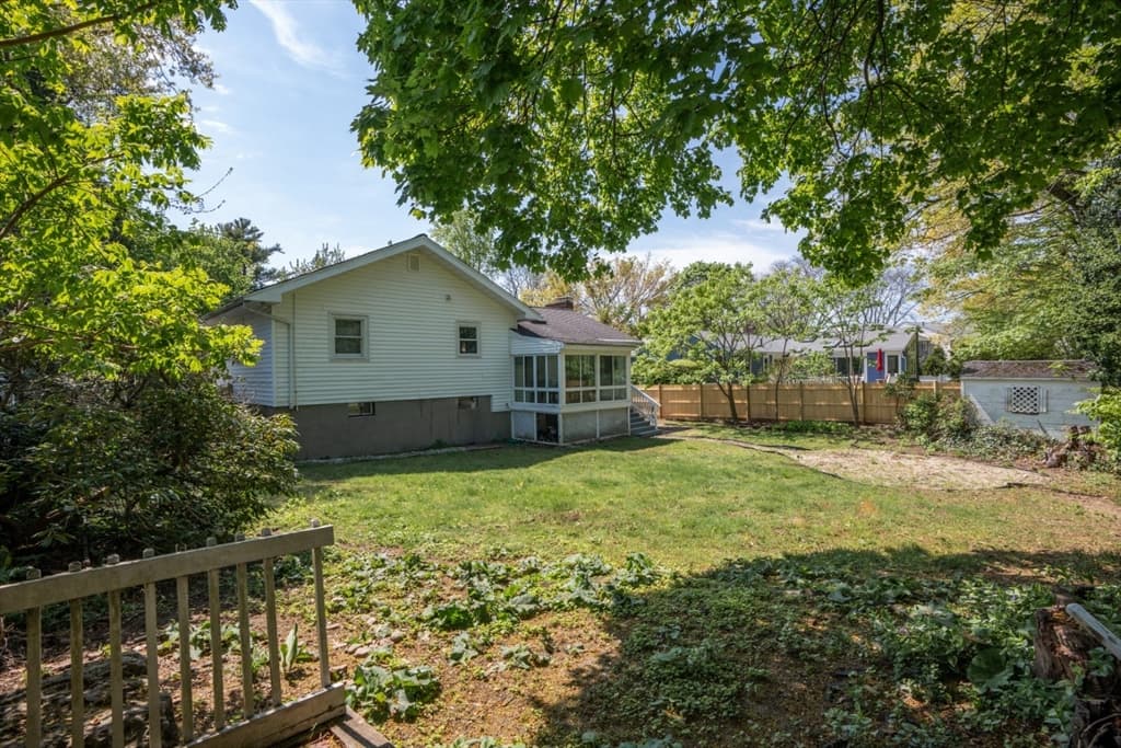 145 Grove St photo 2
