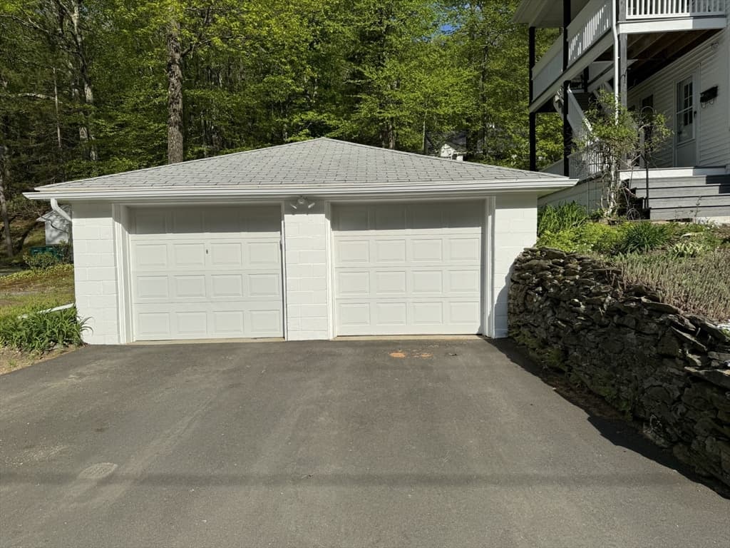275 Marshall Street photo 5
