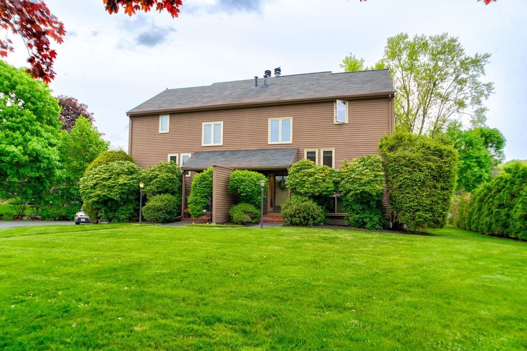 25 Stacy Dr #25