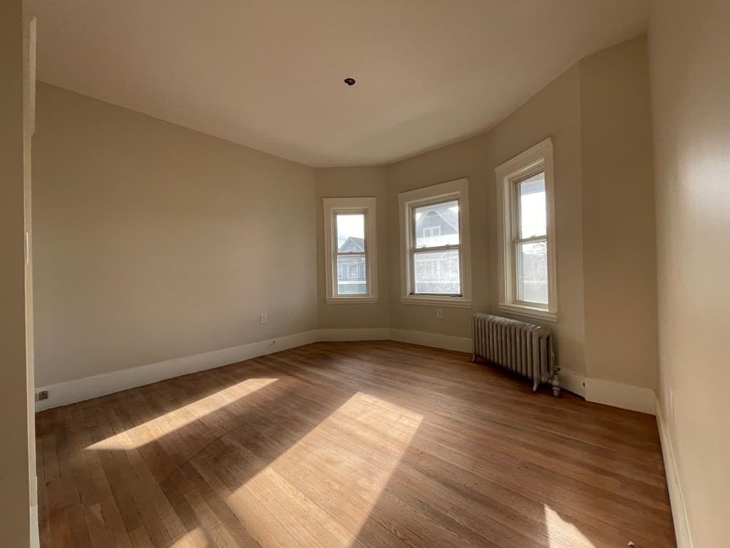 153-155 Oakland Street #155 photo 2