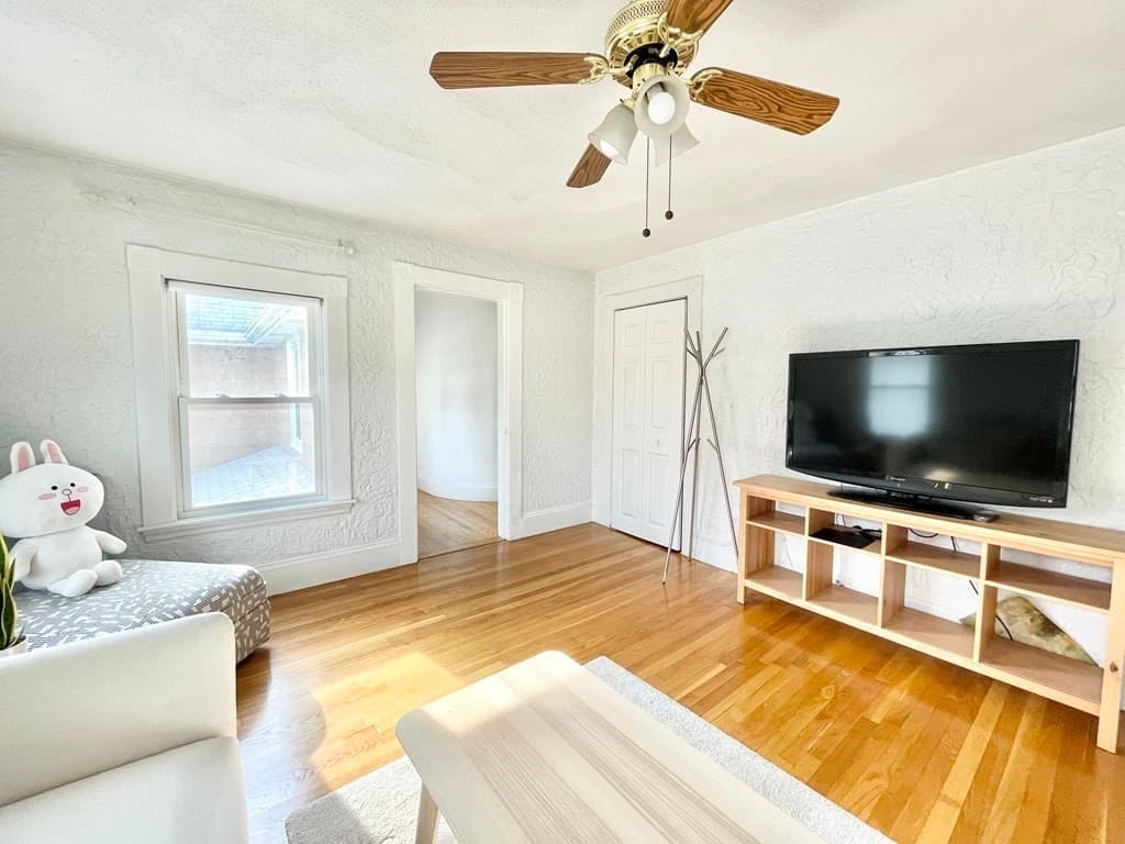 161 Lowell Ave #2