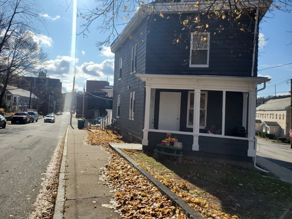 79 Prichard St