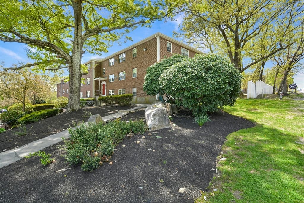 261 Boston Post Rd E #2