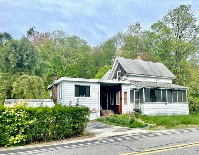 410 Greenwood St photo 2