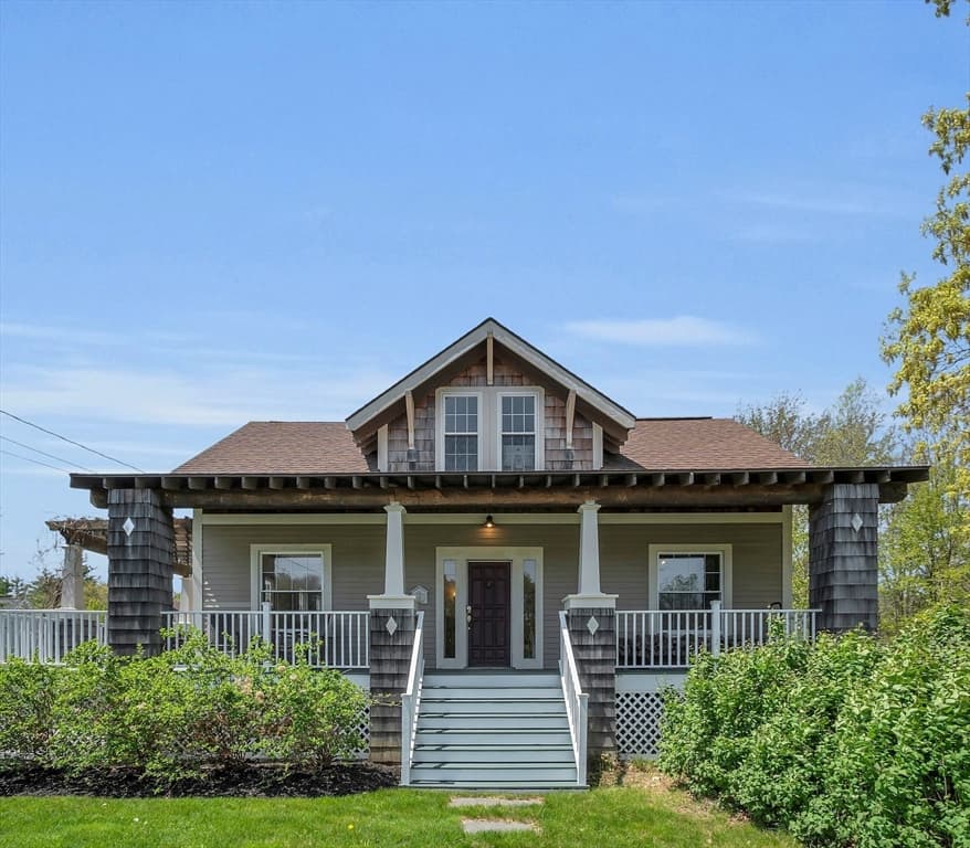 1178 N Broadway photo 2
