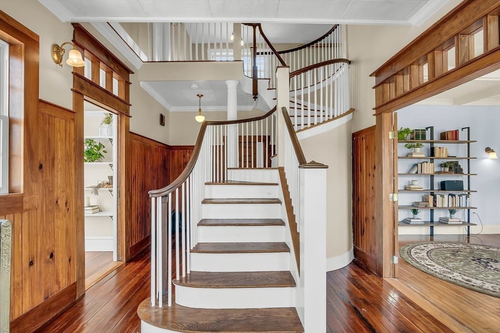 1178 N Broadway photo 4