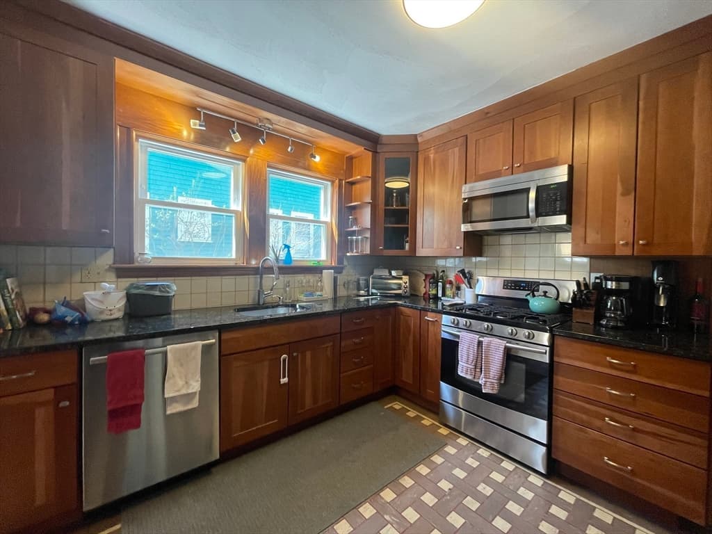 52 Commonwealth Rd #1