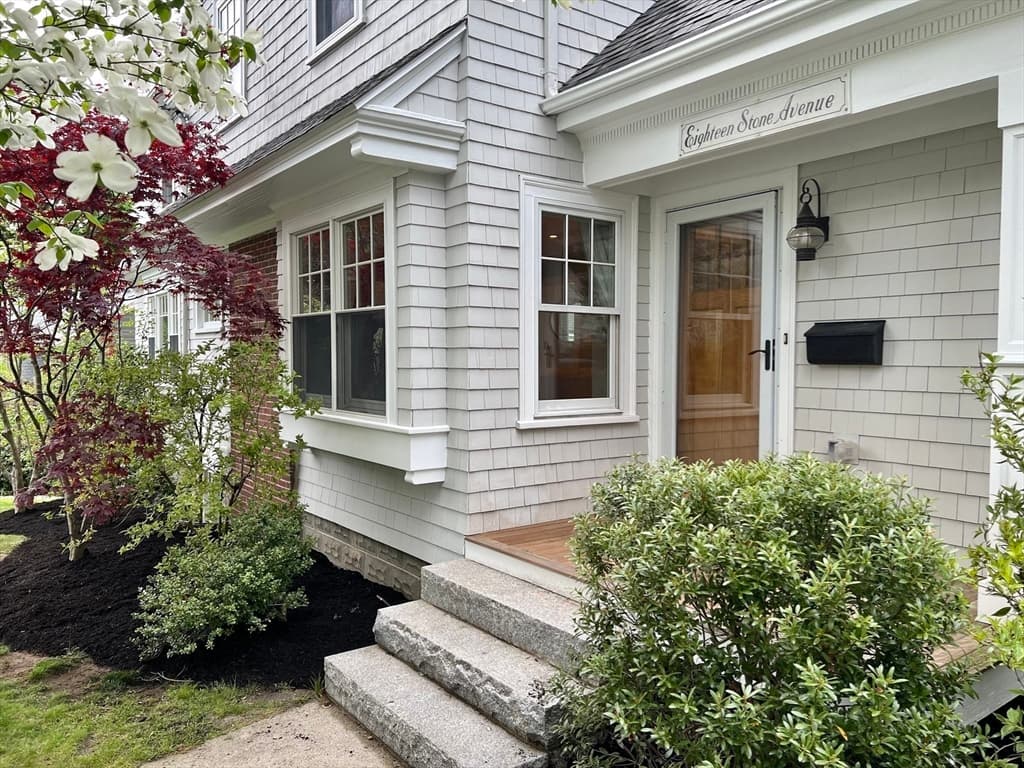 18 Stone Ave photo 3