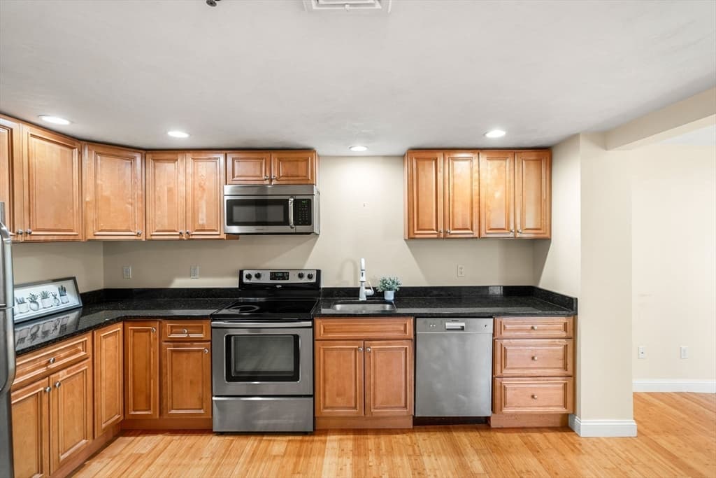 172 Main St #11 photo 5