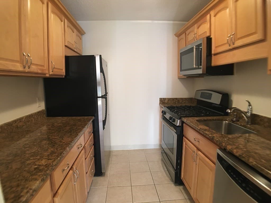 33 Pond Avenue #203 photo 4