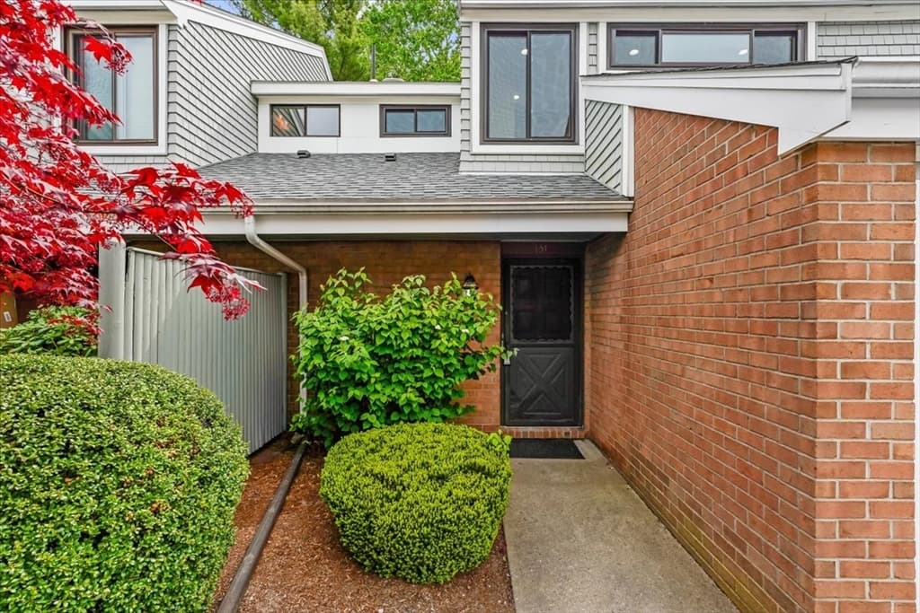 151 Greenbrook Dr #151 photo 3