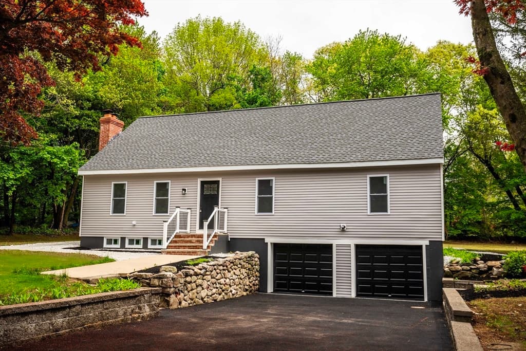 7 Lantern Ln