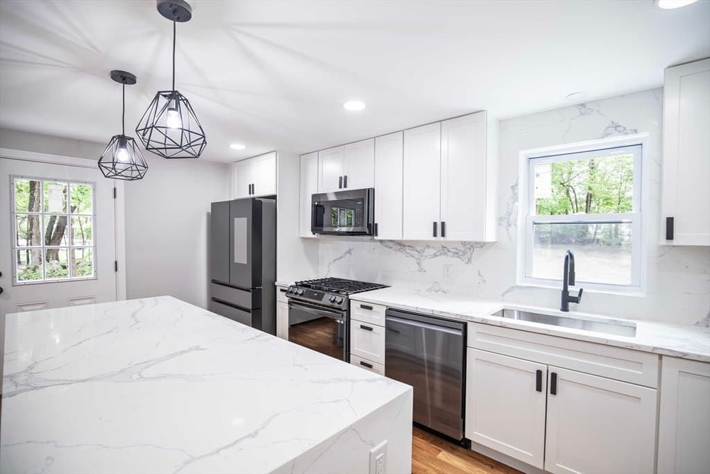 7 Lantern Ln photo 4