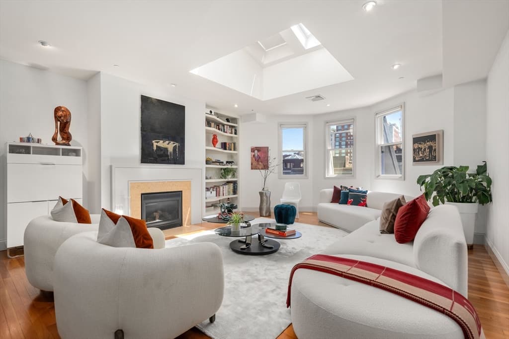 15 Marlborough St #PH & G photo 2