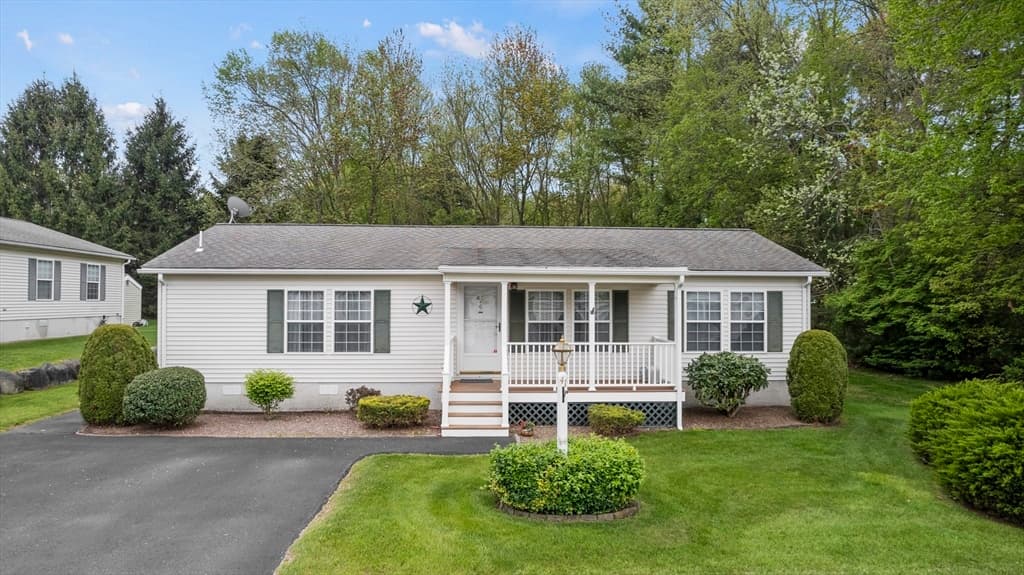 41 Fieldwood Drive photo 3