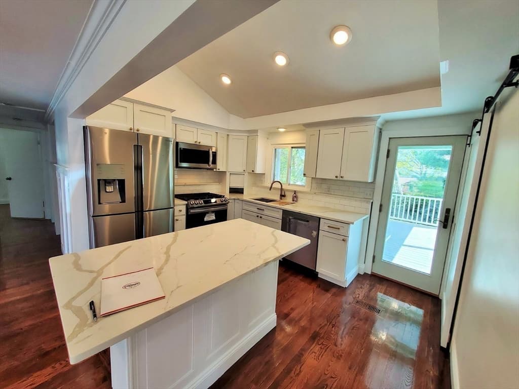 103 Morgan St. photo 4